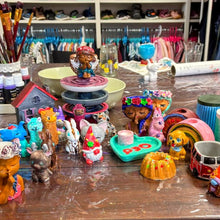 Lade das Bild in den Galerie-Viewer, Kindergeburtstag "Gipsfiguren bemalen ab 6 Jahren"