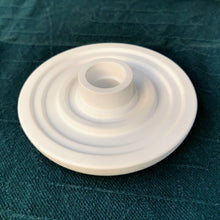 Lade das Bild in den Galerie-Viewer, Kerzenhalter mit Rillen, weiß, ca. 12 cm 🖐️