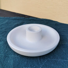 Lade das Bild in den Galerie-Viewer, Kerzenhalter weiß, ca. 12 cm 🖐️