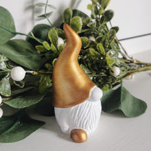 Lade das Bild in den Galerie-Viewer, Wichtel gold, ca. 9 cm 🖐
