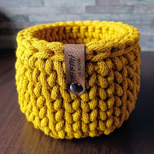 Lade das Bild in den Galerie-Viewer, Häkelkörbchen Spicy Yellow, ca. 13 cm