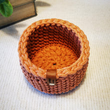 Lade das Bild in den Galerie-Viewer, Häkelkörbchen Terracotta, ca. 13 cm