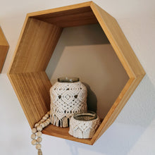 Lade das Bild in den Galerie-Viewer, Makramee Windlicht, 18 cm