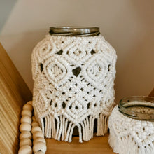 Lade das Bild in den Galerie-Viewer, Makramee Windlicht, 18 cm