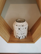 Lade das Bild in den Galerie-Viewer, Makramee Windlicht, 18 cm