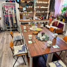 Lade das Bild in den Galerie-Viewer, WORKSHOP Ring mit Makramee und Trockenblumen