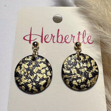 Lade das Bild in den Galerie-Viewer, Polymer Clay Ohrringe, Kreis schwarz & gold, ca. 2,5 cm 🖐️