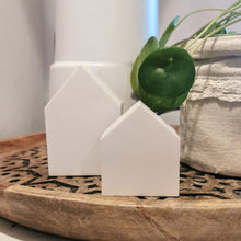 Lade das Bild in den Galerie-Viewer, Häuschen weiß, 6,5 cm 🖐️