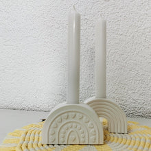 Lade das Bild in den Galerie-Viewer, Kerzenhalter Regenbogen mit Herzchen ca. 6,5 cm hoch 🖐