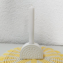 Lade das Bild in den Galerie-Viewer, Kerzenhalter Regenbogen mit Herzchen ca. 6,5 cm hoch 🖐