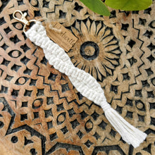 Lade das Bild in den Galerie-Viewer, WORKSHOP Makramee Schlüsselanhänger