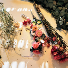 Lade das Bild in den Galerie-Viewer, WORKSHOP Blumenkranz/Flowercrown