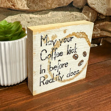 Lade das Bild in den Galerie-Viewer, Deko-Block „Coffee“ aus Kiefernholz, 10 cm