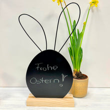 Lade das Bild in den Galerie-Viewer, Holzhase mit Tafel, schwarz, 33cm