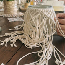 Lade das Bild in den Galerie-Viewer, Kindergeburtstag "Makramee knüpfen ab 10 Jahren"