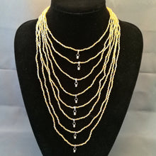 Lade das Bild in den Galerie-Viewer, Kette "Sand", 8 Stränge 🖐