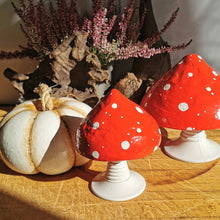 Lade das Bild in den Galerie-Viewer, Beton Fliegenpilz, 13 cm 🖐