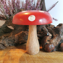 Lade das Bild in den Galerie-Viewer, Fliegenpilz aus Holz, 14 cm