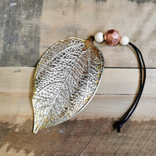Lade das Bild in den Galerie-Viewer, Anhänger Blatt "silber", 14 cm