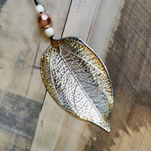 Lade das Bild in den Galerie-Viewer, Anhänger Blatt "silber", 14 cm