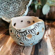 Lade das Bild in den Galerie-Viewer, Windlicht "blau", ∅ ca. 9 cm 🖐