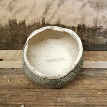 Lade das Bild in den Galerie-Viewer, Übertopf "grau", ca. 9 cm 🖐