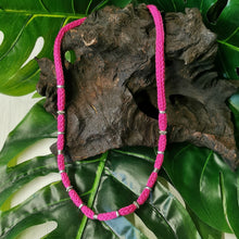 Lade das Bild in den Galerie-Viewer, Kette "Liesel" pink, 56 cm 🖐