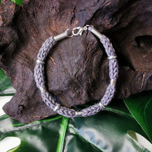 Lade das Bild in den Galerie-Viewer, Armband "Liesel" grau, 20 cm đ