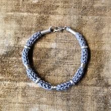 Lade das Bild in den Galerie-Viewer, Armband "Liesel" grau, 20 cm đ