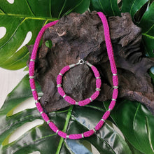 Lade das Bild in den Galerie-Viewer, Armband "Liesel", pink, gehäkelt, 18 cm 🖐
