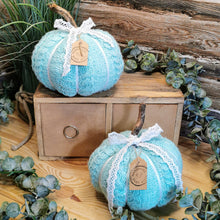 Lade das Bild in den Galerie-Viewer, Kürbis "Strick", türkis, ca. 14 cm 🖐