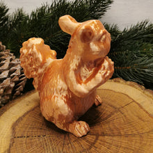 Lade das Bild in den Galerie-Viewer, Eichhörnchen, kupfer, 13 cm 🖐