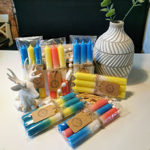 Lade das Bild in den Galerie-Viewer, Dip Dye Kerzen, rot/gelb, 3 Stück 🖐