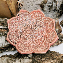 Lade das Bild in den Galerie-Viewer, Schale "Mandala", apricot, ca. 16,5 cm đ