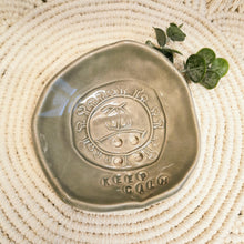 Lade das Bild in den Galerie-Viewer, Seifenschale, "Keep calm" ∅ ca. 12 cm 🖐