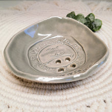 Lade das Bild in den Galerie-Viewer, Seifenschale, "Keep calm" ∅ ca. 12 cm 🖐