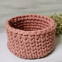 Lade das Bild in den Galerie-Viewer, Häkelkörbchen, altrosa ∅ ca. 16 cm 🖐