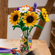 Lade das Bild in den Galerie-Viewer, Blumen aus Pfeifenreinigern bastel (ab 6 Jahren)
