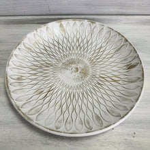 Lade das Bild in den Galerie-Viewer, Dekoteller weiß/gold, 29 cm
