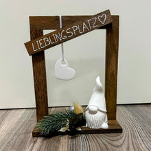 Lade das Bild in den Galerie-Viewer, Deko-Rahmen &quot;Lieblingsplatz&quot;, 16 cm x 20,5 cm
