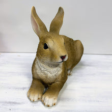 Lade das Bild in den Galerie-Viewer, Hase liegend, braun, 21 cm
