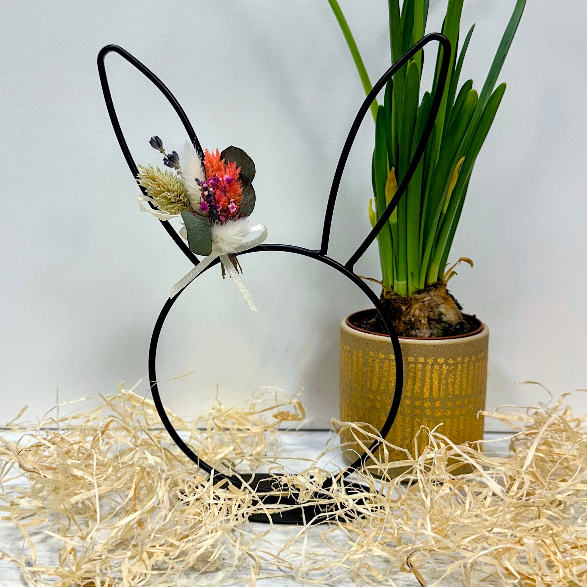 Minimalistischer Metall-Hase (20 cm) – Moderne Osterdeko in Schwarz – Herbertle