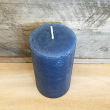 Lade das Bild in den Galerie-Viewer, Kerze &quot;Nachtblau&quot;, 11 cm
