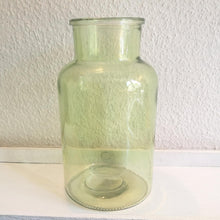 Lade das Bild in den Galerie-Viewer, Vase &quot;Big Bottle&quot;, Pastell grün, 26 cm
